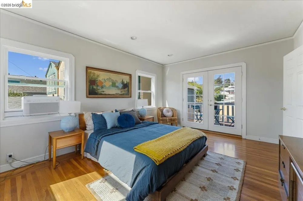 5327 Brann St Oakland, CA 94619