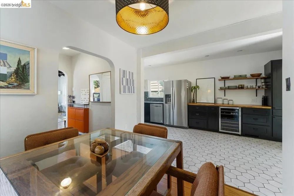 5327 Brann St Oakland, CA 94619