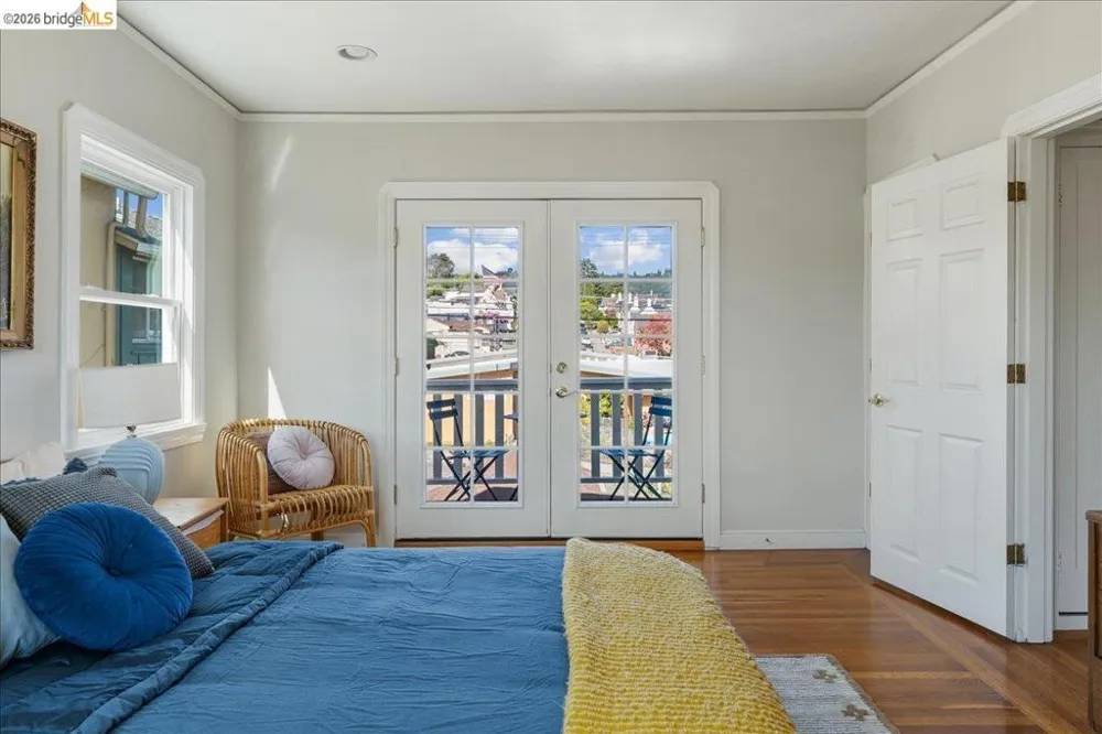 5327 Brann St Oakland, CA 94619