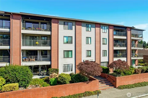 2858 32nd Avenue W #202