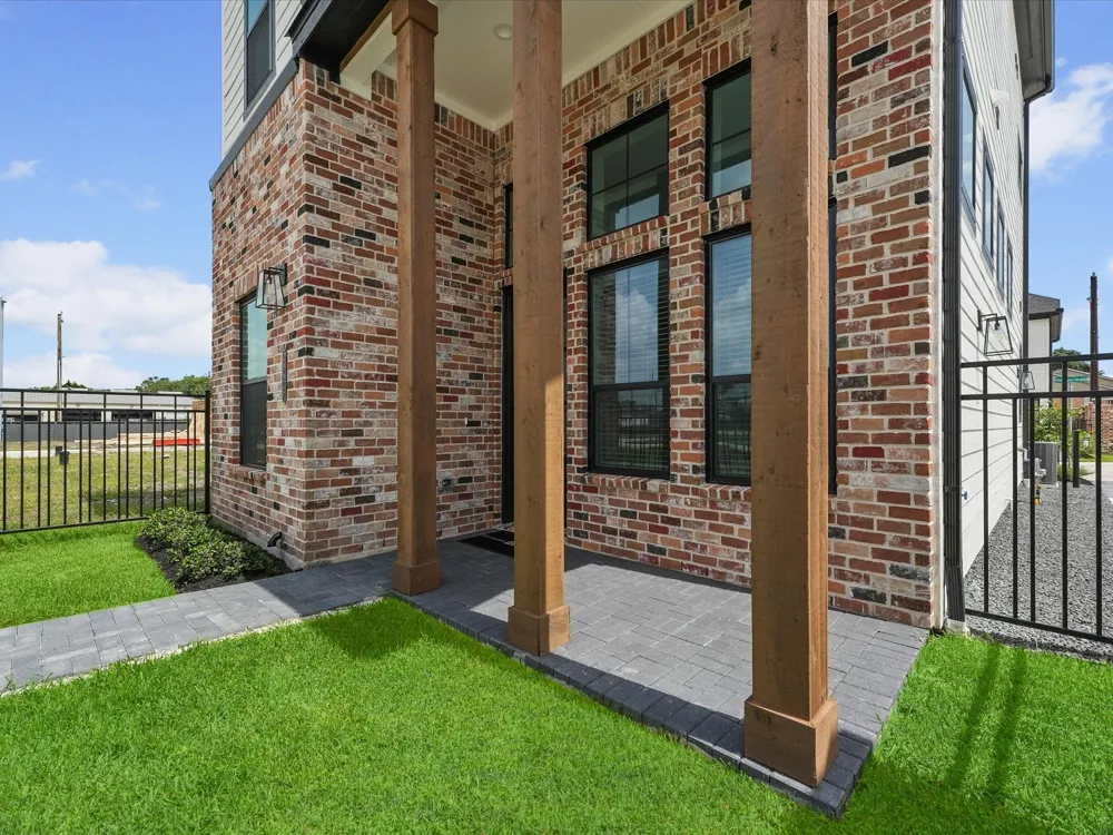 9214 Fort George Street Houston, TX 77063