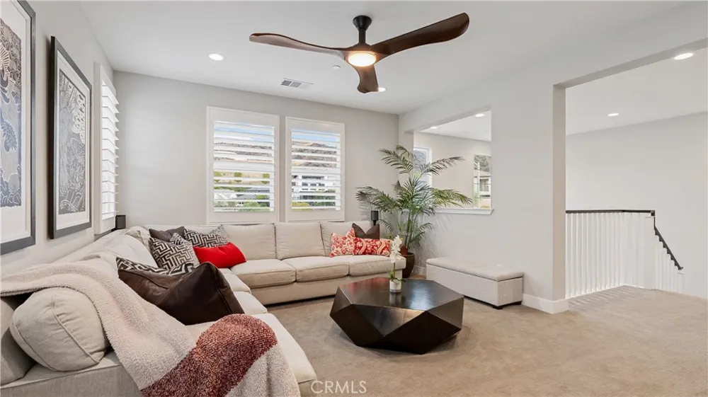 25041 Aspen Falls Canyon Country, CA 91387