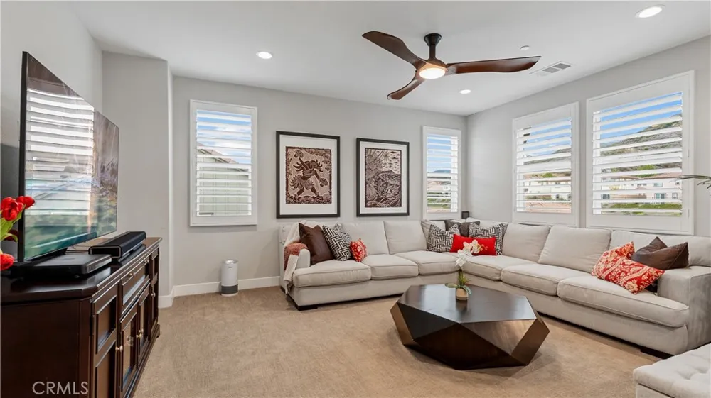 25041 Aspen Falls Canyon Country, CA 91387