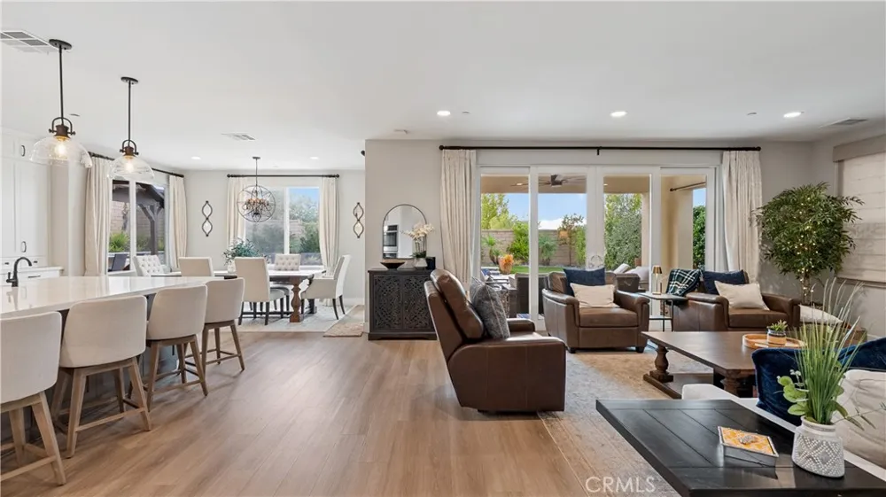 25041 Aspen Falls Canyon Country, CA 91387