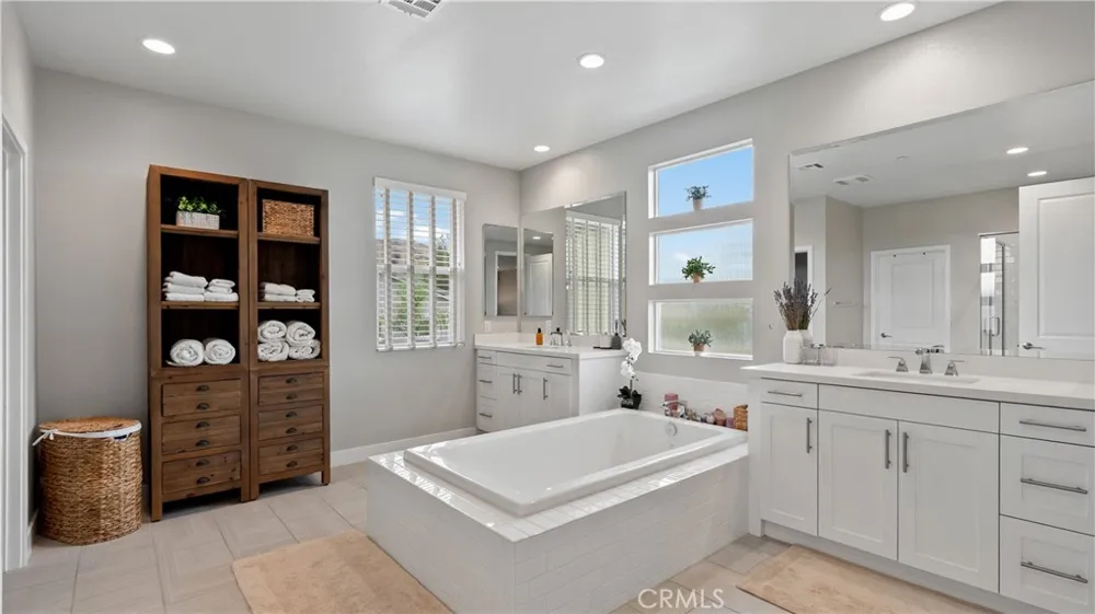 25041 Aspen Falls Canyon Country, CA 91387