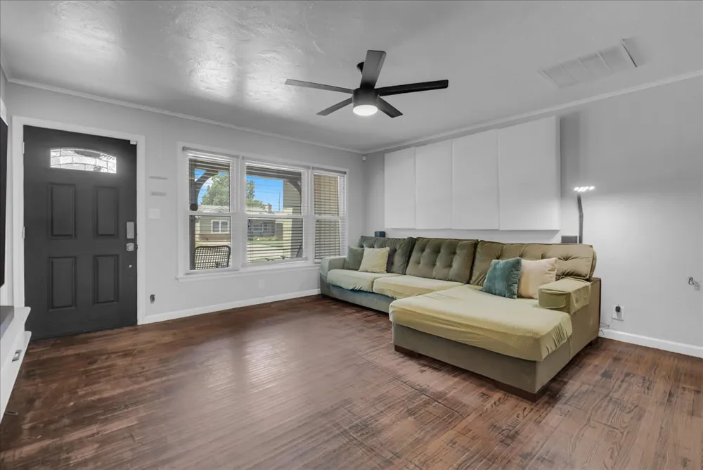 4937 S Quincy Avenue Tulsa, OK 74105