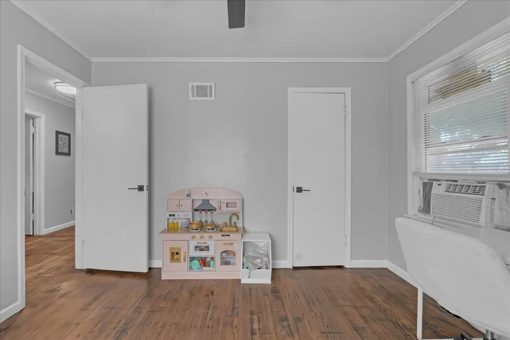 4937 S Quincy Avenue Tulsa, OK 74105