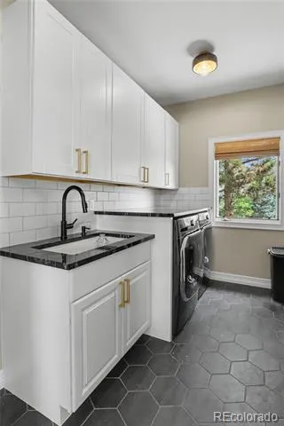 7499 S Genoa Circle Centennial, CO 80016