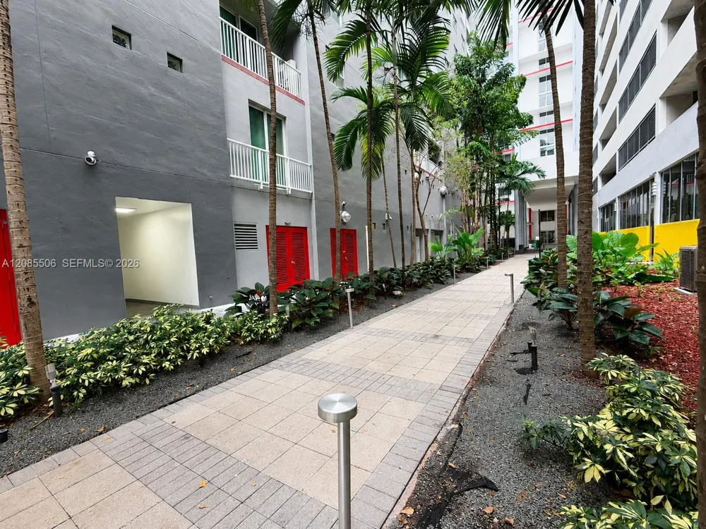 104 SW 9th St #1403 Miami, FL 33130