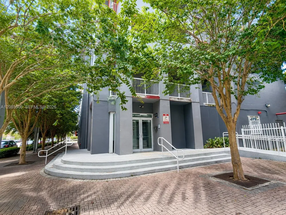 104 SW 9th St #1403 Miami, FL 33130