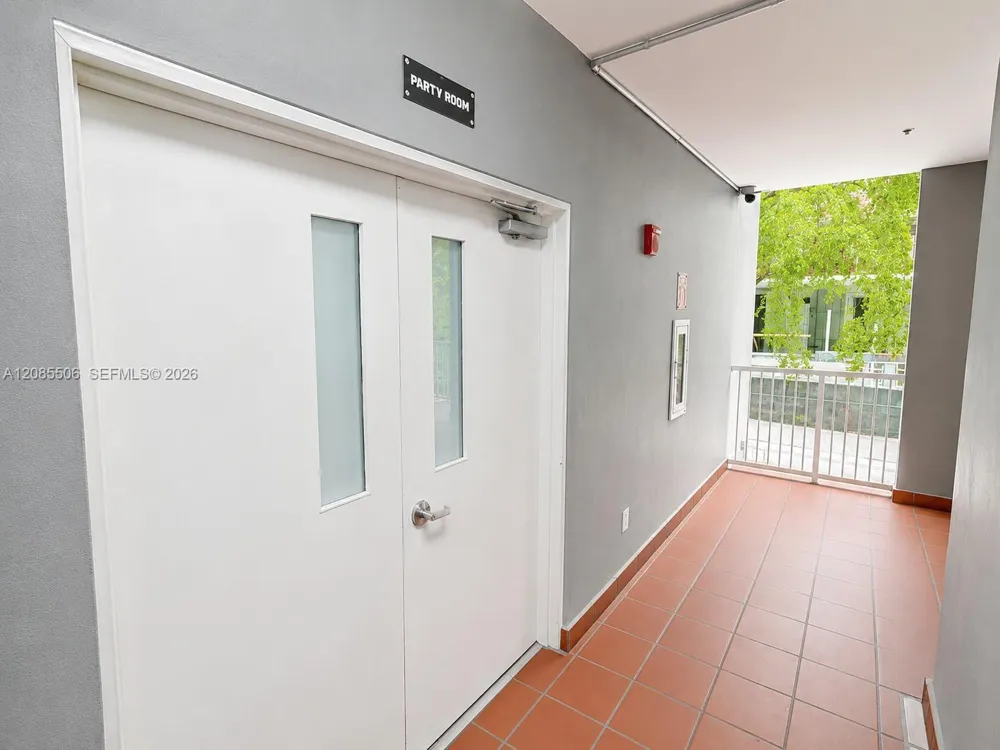 104 SW 9th St #1403 Miami, FL 33130