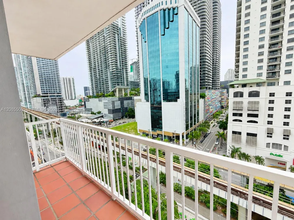 104 SW 9th St #1403 Miami, FL 33130