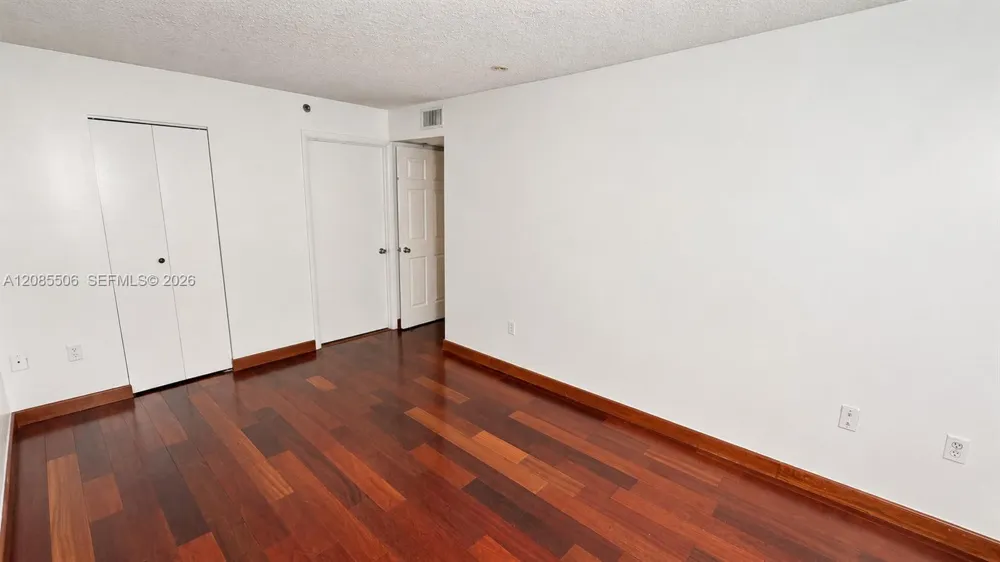 104 SW 9th St #1403 Miami, FL 33130