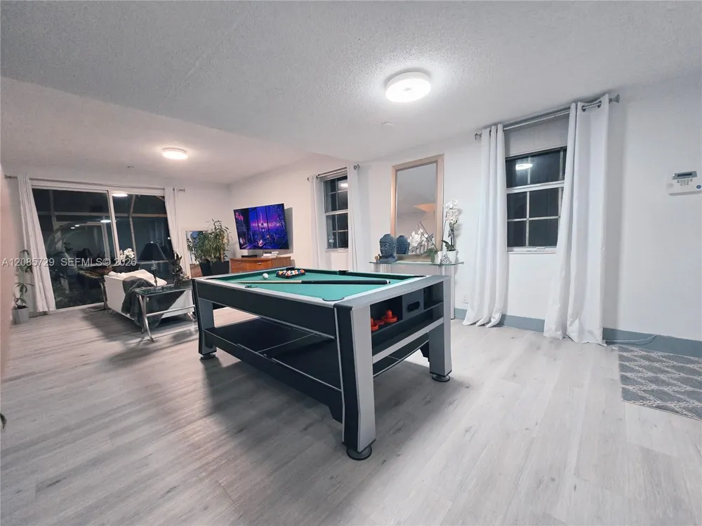 1303 Presidio Dr #6-41 Weston, FL 33327