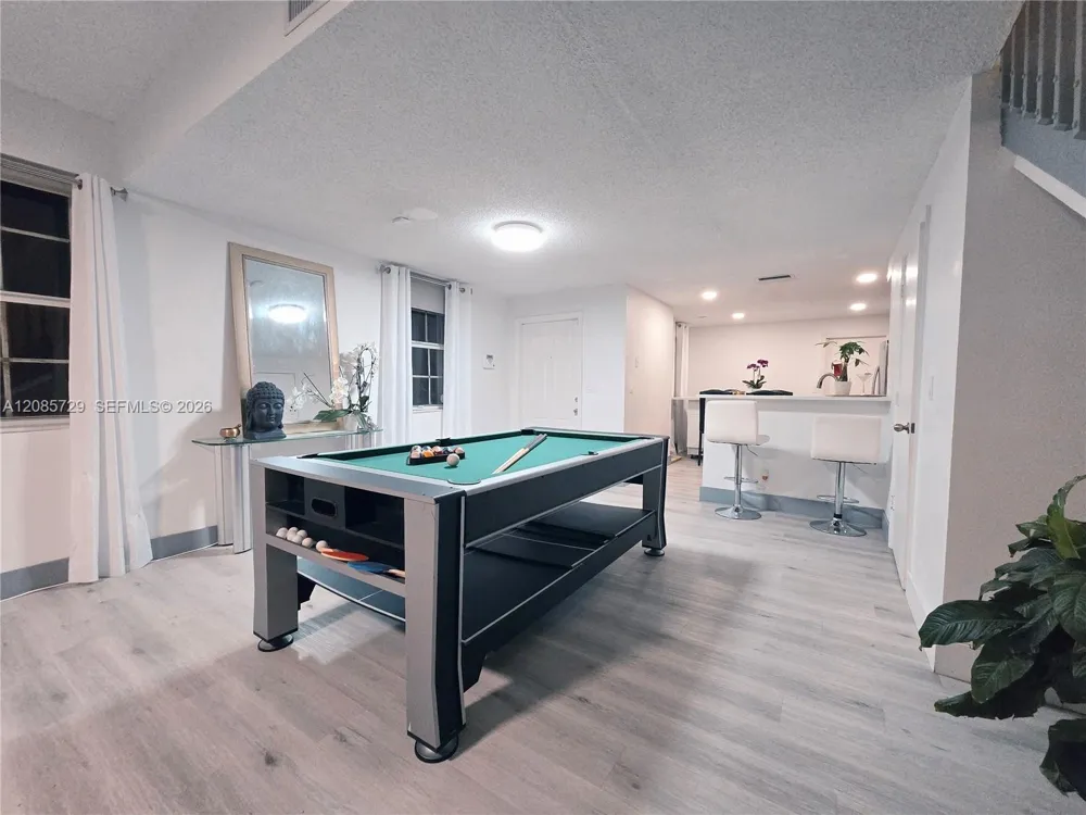 1303 Presidio Dr #6-41 Weston, FL 33327