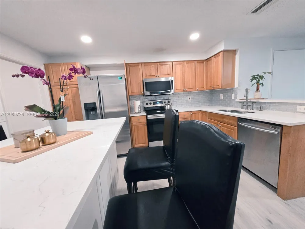 1303 Presidio Dr #6-41 Weston, FL 33327