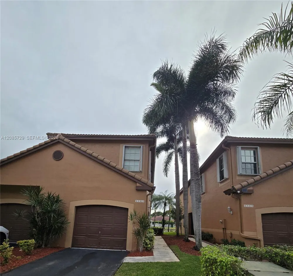 1303 Presidio Dr #6-41 Weston, FL 33327