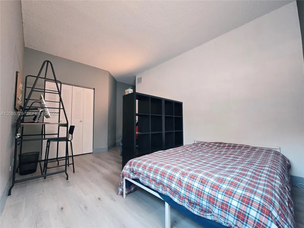 1303 Presidio Dr #6-41 Weston, FL 33327