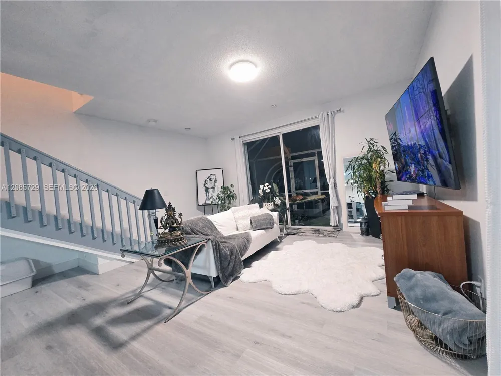 1303 Presidio Dr #6-41 Weston, FL 33327