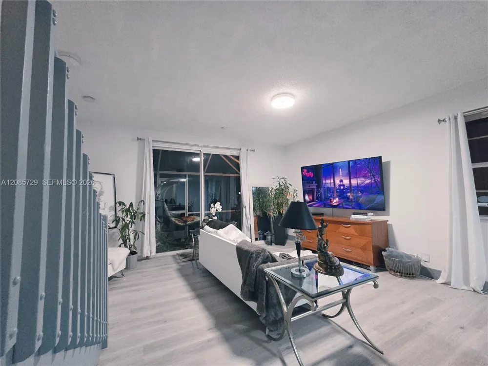 1303 Presidio Dr #6-41 Weston, FL 33327