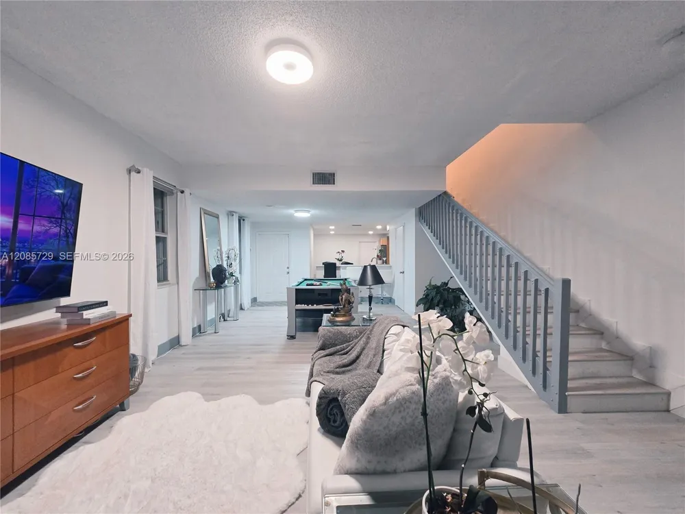 1303 Presidio Dr #6-41 Weston, FL 33327