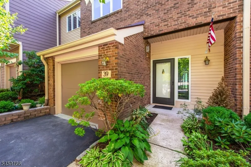 39 Chelsea Ct Madison, NJ 07940