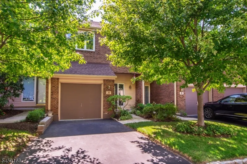 39 Chelsea Ct Madison, NJ 07940