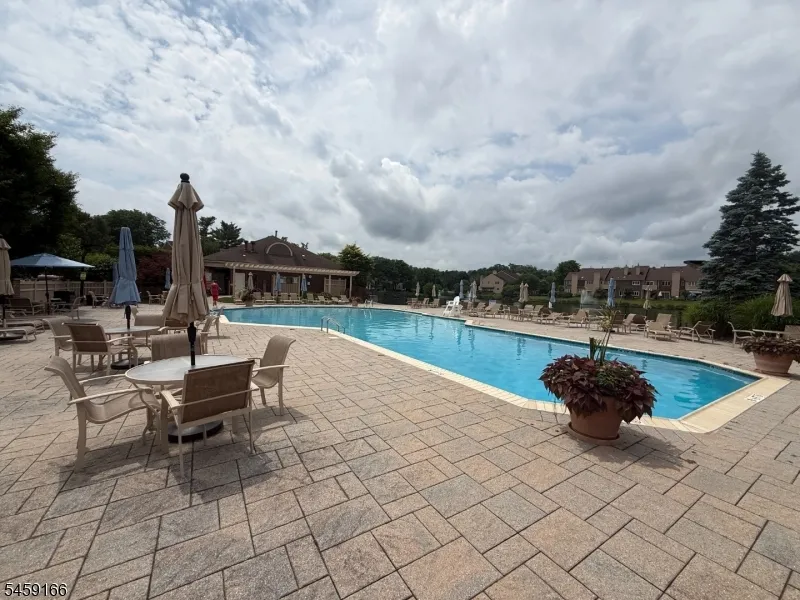 39 Chelsea Ct Madison, NJ 07940