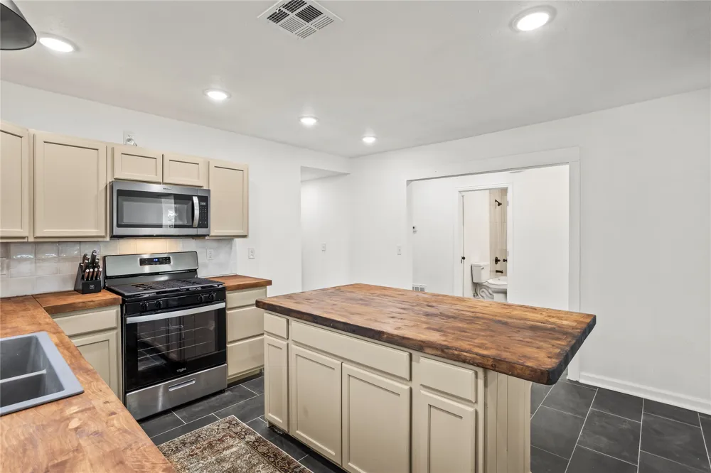 117 S Vann Street Pryor, OK 74361