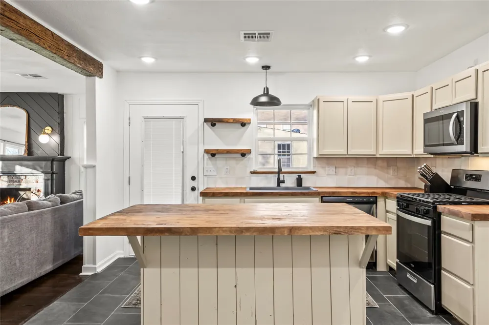 117 S Vann Street Pryor, OK 74361