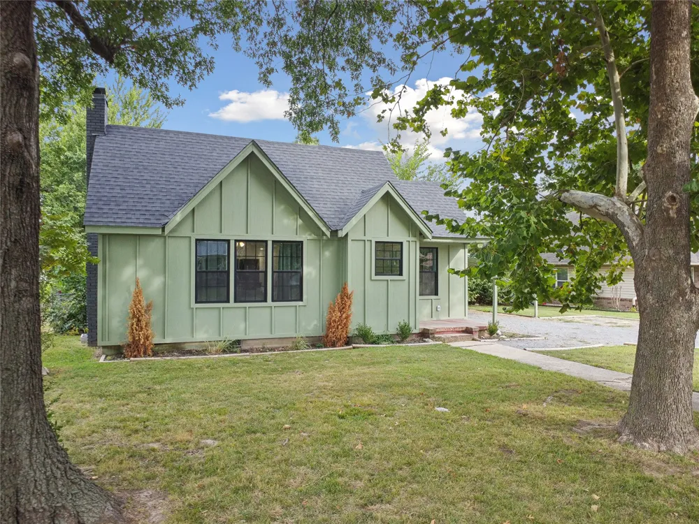117 S Vann Street Pryor, OK 74361