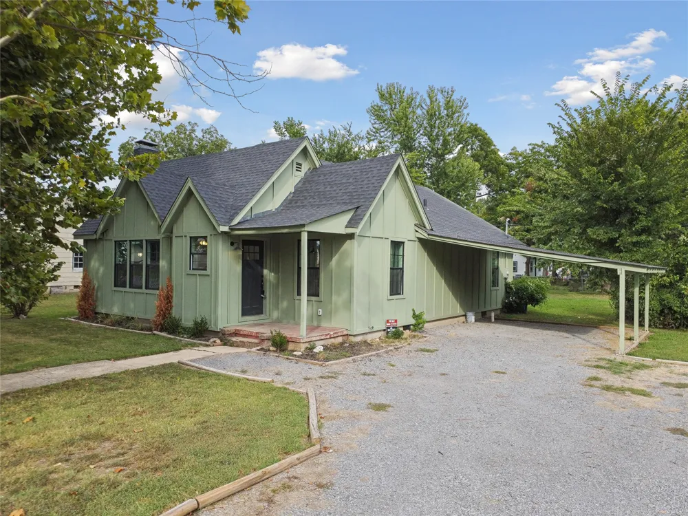 117 S Vann Street Pryor, OK 74361