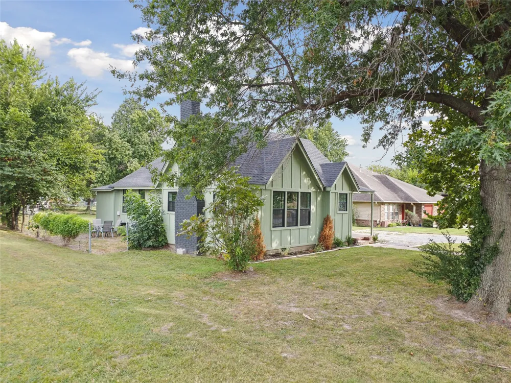 117 S Vann Street Pryor, OK 74361