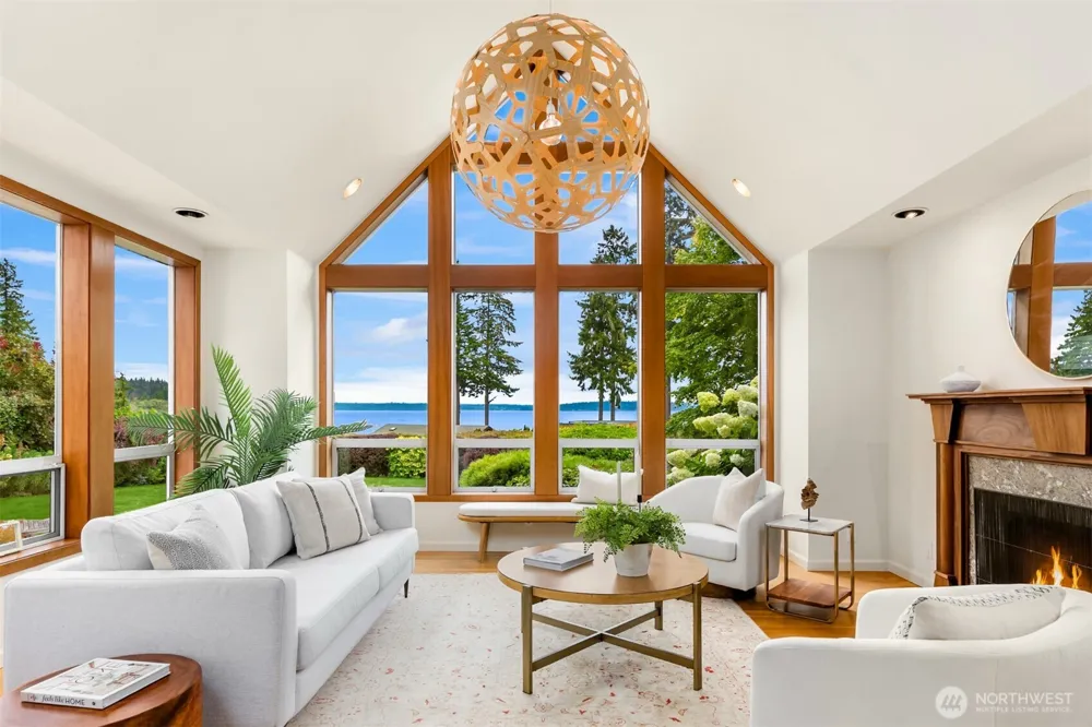 10017 Edgecombe Place NE Bainbridge Island, WA 98110
