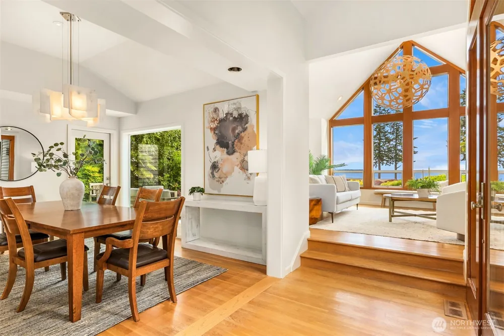 10017 Edgecombe Place NE Bainbridge Island, WA 98110