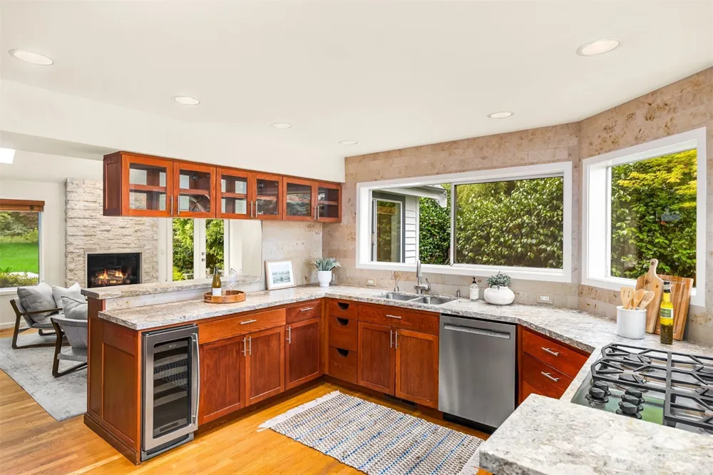 10017 Edgecombe Place NE Bainbridge Island, WA 98110