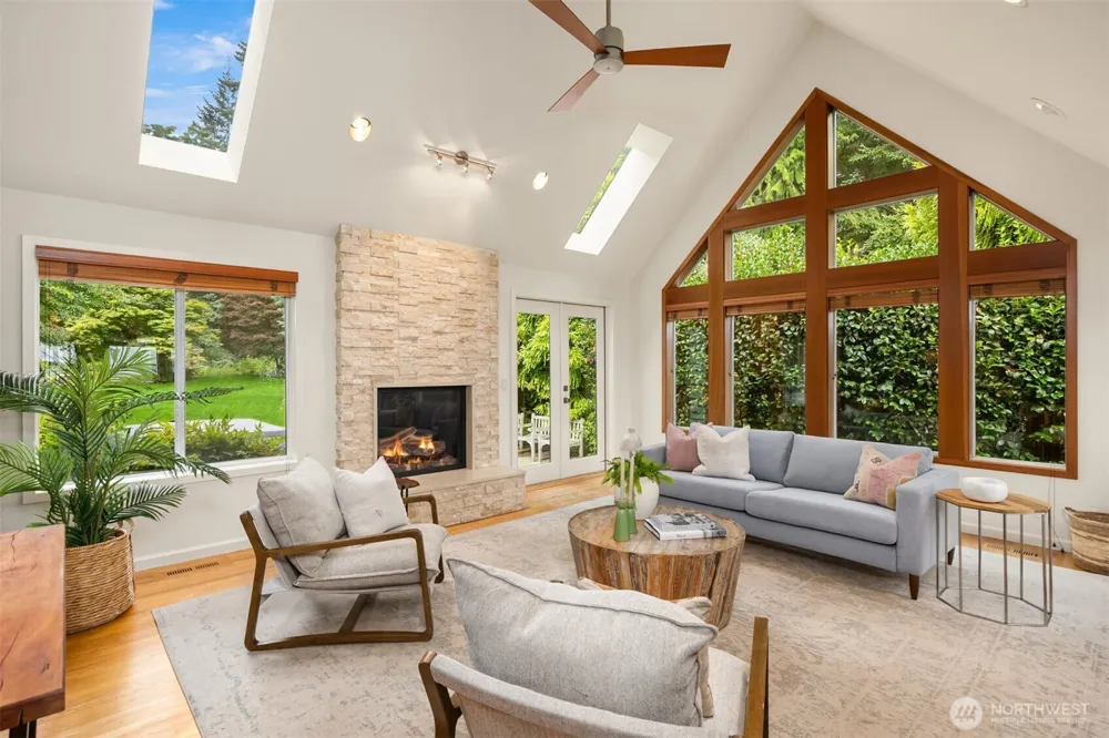 10017 Edgecombe Place NE Bainbridge Island, WA 98110
