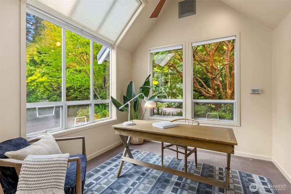 10017 Edgecombe Place NE Bainbridge Island, WA 98110