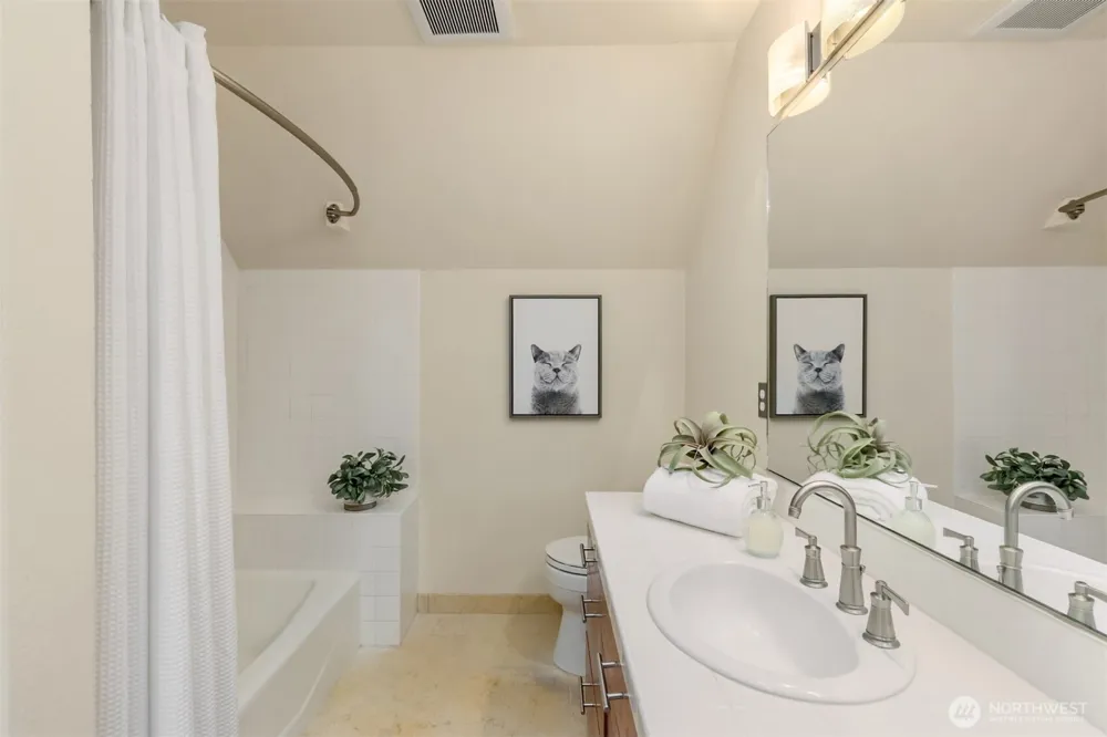 10017 Edgecombe Place NE Bainbridge Island, WA 98110