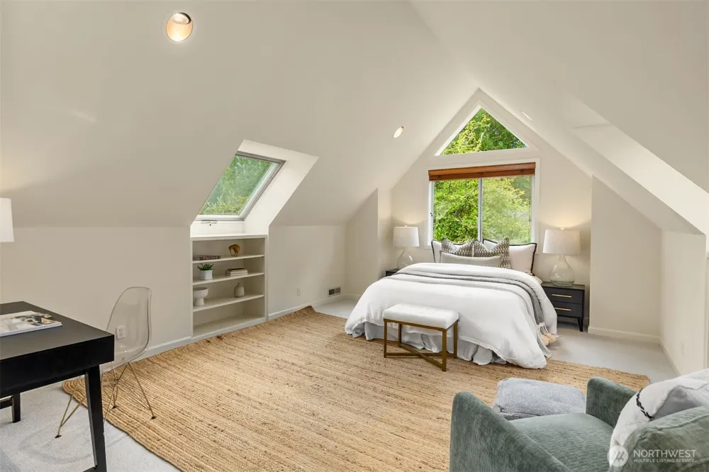 10017 Edgecombe Place NE Bainbridge Island, WA 98110