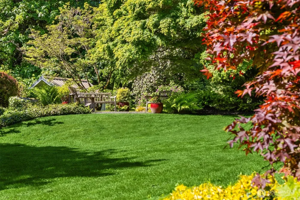 10017 Edgecombe Place NE Bainbridge Island, WA 98110