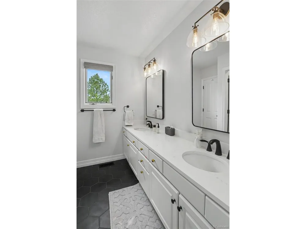 7499 S Genoa Circle Centennial, CO 80016
