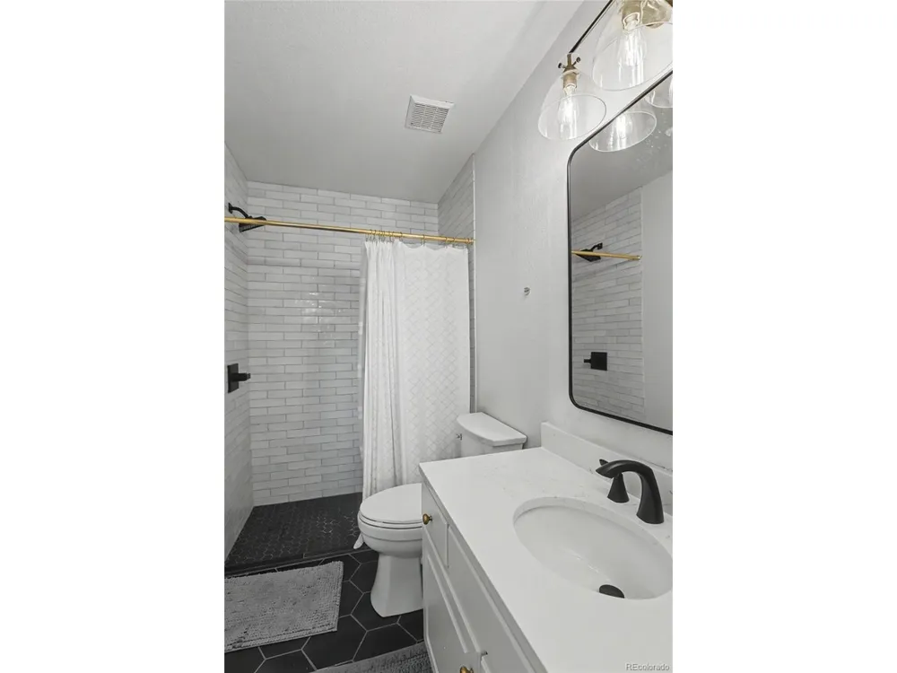 7499 S Genoa Circle Centennial, CO 80016