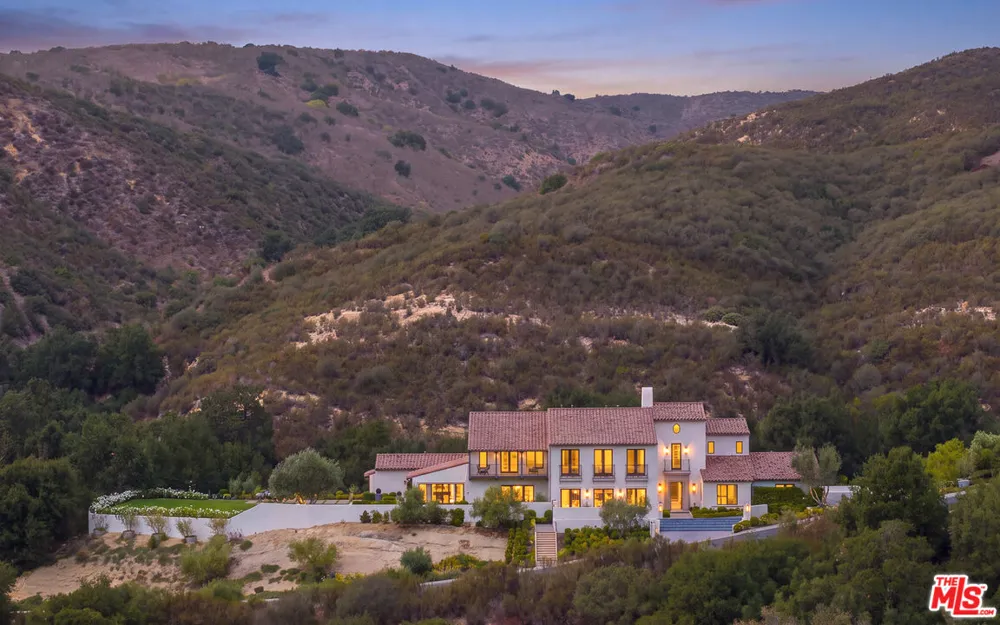 2691 Country Ridge Road Calabasas, CA 91302