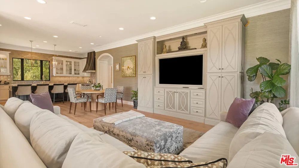 2691 Country Ridge Road Calabasas, CA 91302