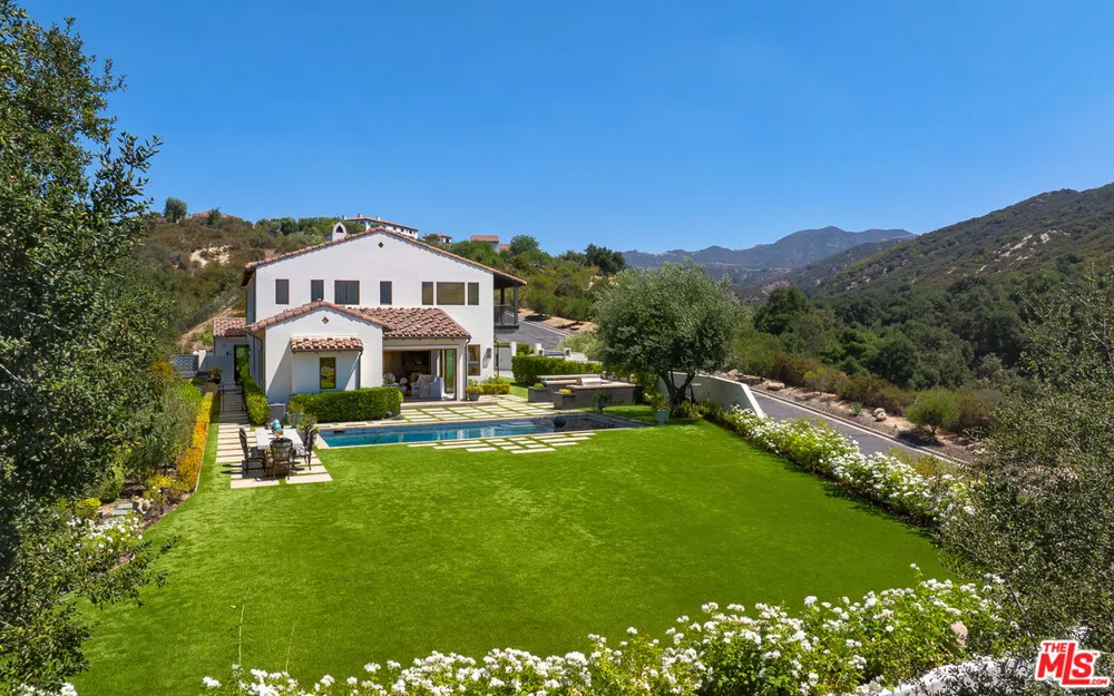 2691 Country Ridge Road Calabasas, CA 91302