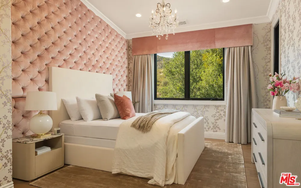 2691 Country Ridge Road Calabasas, CA 91302