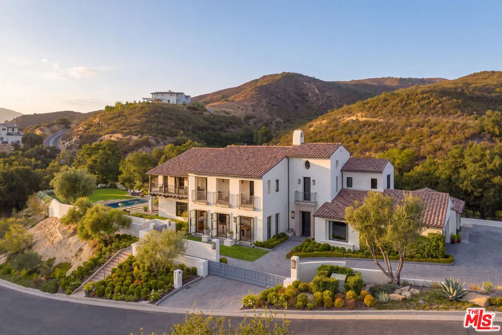 2691 Country Ridge Road Calabasas, CA 91302