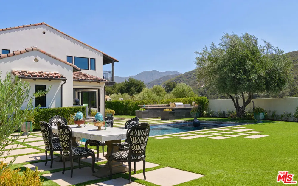 2691 Country Ridge Road Calabasas, CA 91302