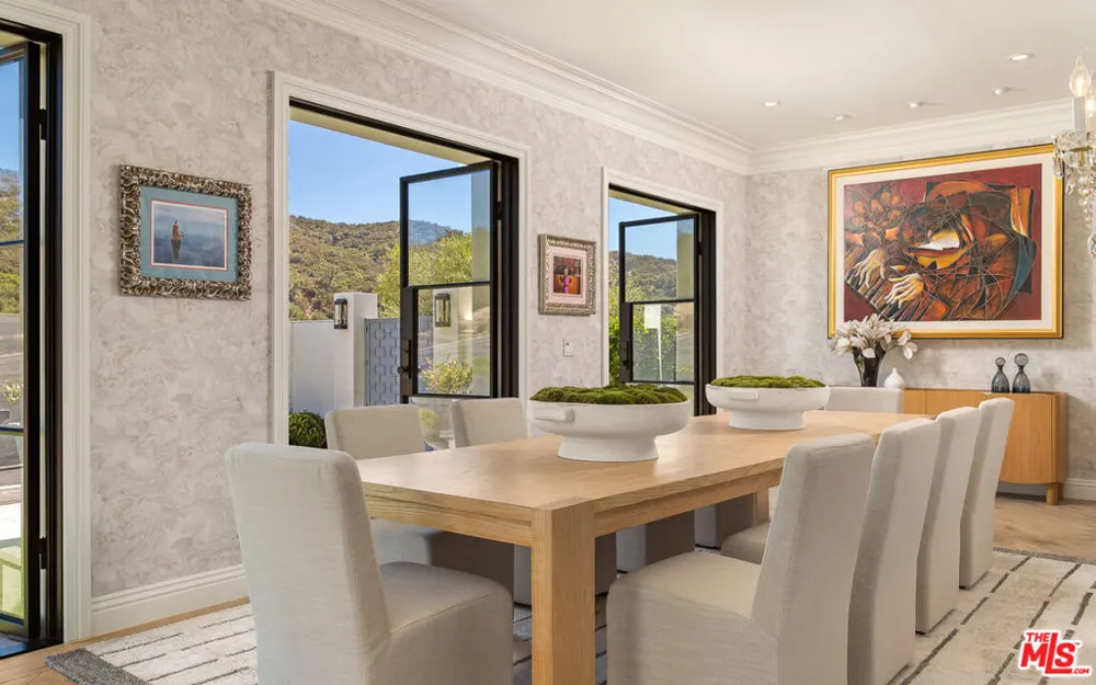 2691 Country Ridge Road Calabasas, CA 91302